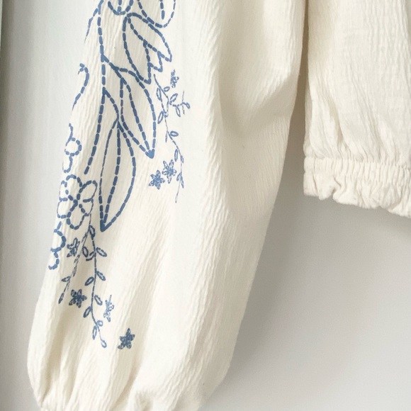 Divided Cropped Embroidery Print Top 3/4 Sleeves, Size M - Picture 4 of 11